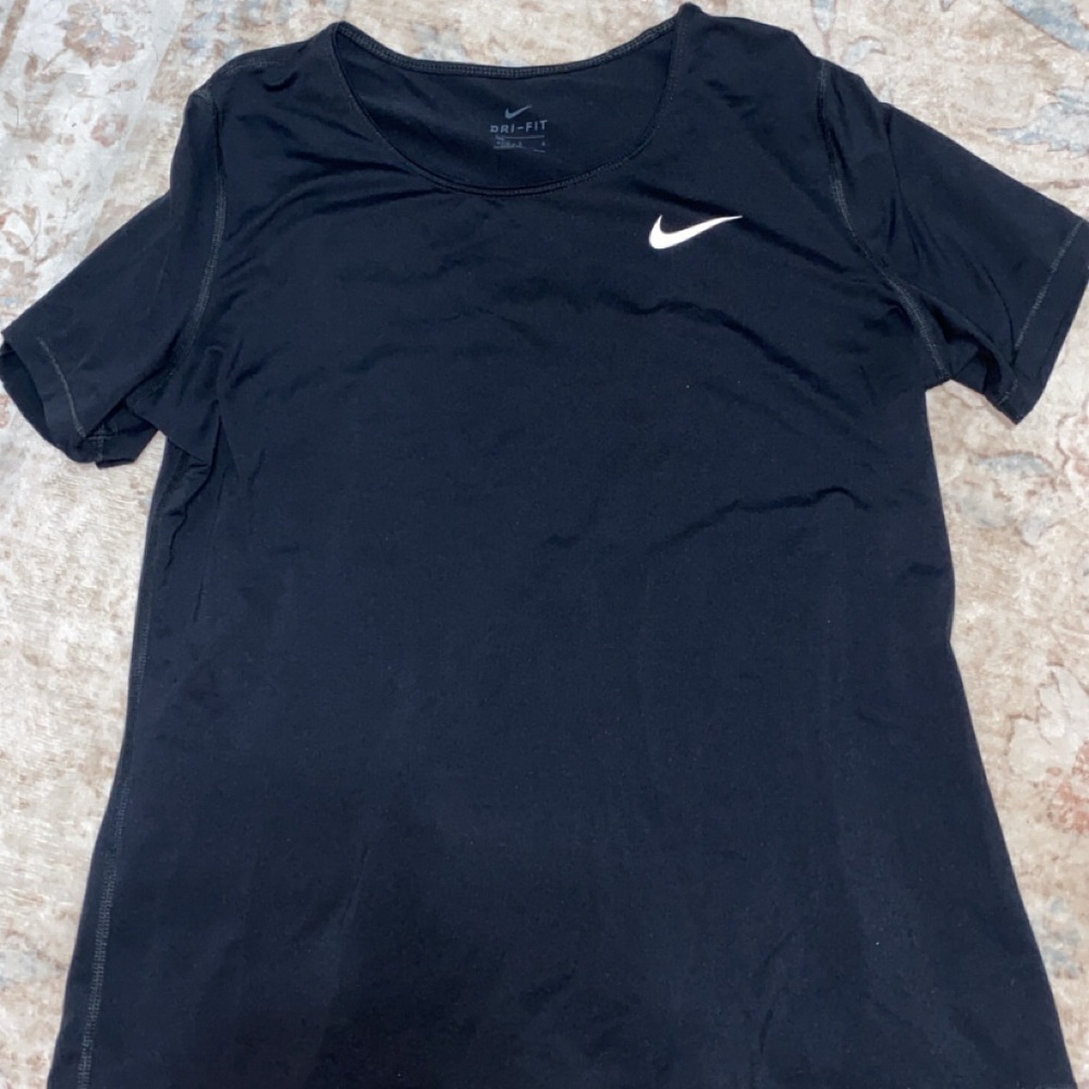 Nike Women's Black Short Sleeve Tee